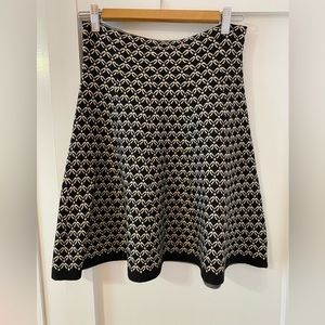 Black-and-white knit high-waisted skirt a-line